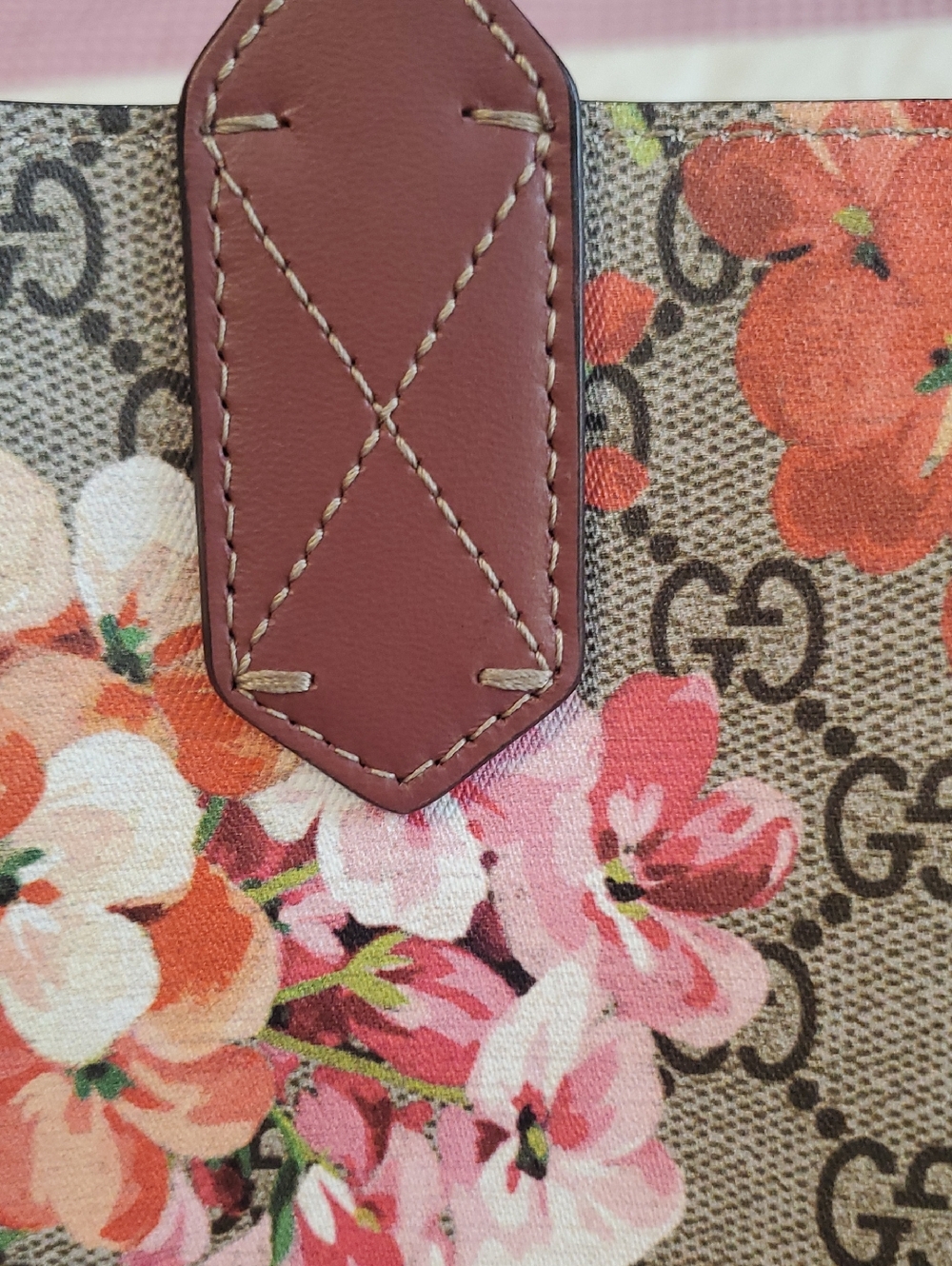 Gucci Floral GG Supreme Tote Bag in Pink Brown - Picture 12 of 13